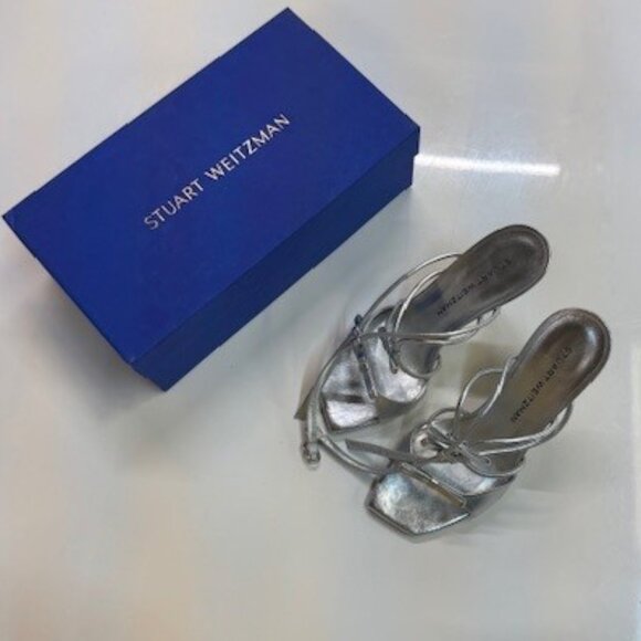 Stuart Weitzman Silver Bow Heels | Size 9 - Picture 6 of 6